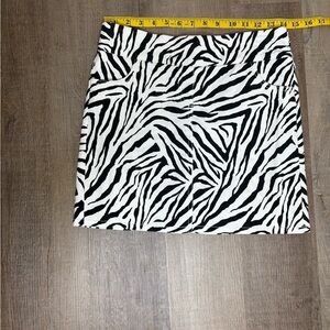 Source Unknown Black and White Zebra-Print Mini Skirt